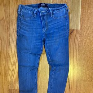 Hollister Low Rise Jean Jeggings Size 9 short